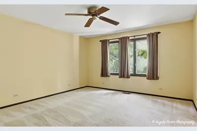 4718 Lake Dawnwood Drive, McHenry, IL 60051 - Photo 22
