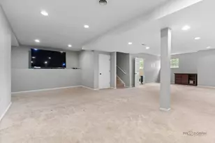 1679 N Stanwich Rd, Vernon Hills, IL 60061 - Photo 26