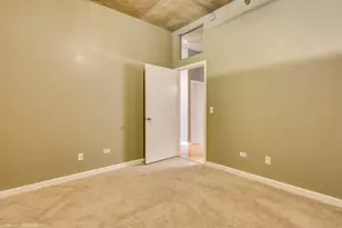 1122 W Catalpa Ave, Chicago, IL 60640 - Photo 8