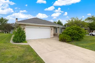 8442 Rob Roy Dr, Orland Park, IL 60462 - Photo 2