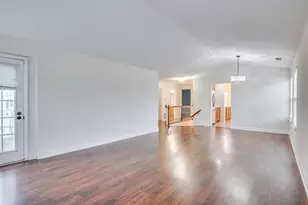 1829 Quaker Hollow Ln, Streamwood, IL 60107 - Photo 6