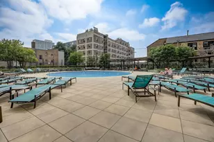 3930 N Pine Grove Ave, Chicago, IL 60613 - Photo 36