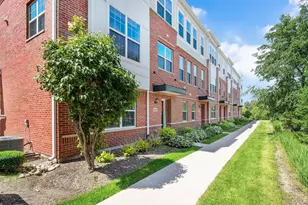2939 Reflection Dr, Naperville, IL 60564 - Photo 2