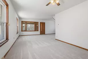 609 Greenbay Ave, Calumet City, IL 60409 - Photo 2