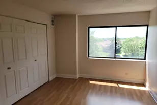 1800 Huntington Blvd, Hoffman Estates, IL 60169 - Photo 14