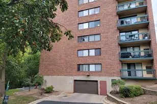 1800 Huntington Blvd, Hoffman Estates, IL 60169 - Photo 2