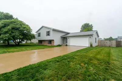 712 Platt Way, Hudson, IL 61748 - Photo 2