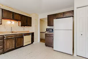 750 Michigan Ln, Elk Grove Village, IL 60007 - Photo 10