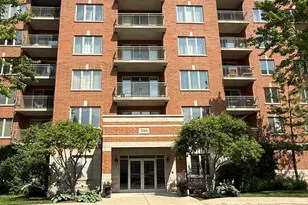390 S Western Ave, Des Plaines, IL 60016 - Photo 1