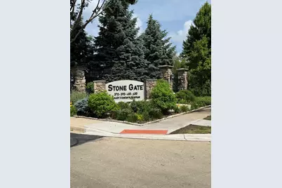 390 S Western Avenue #402, Des Plaines, IL 60016 - Photo 2