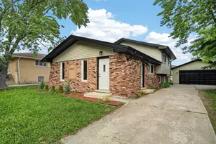 20031 Terrace Ave, Lynwood, IL 60411 - Photo 1