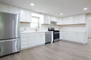 1707 S Green Meadows Blvd, Streamwood, IL 60107 - Photo 2