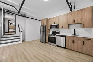 2154 W Arthur Ave, Chicago, IL 60645 - Photo 2