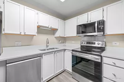 605 Barrington Avenue #222, East Dundee, IL 60118 - Photo 8