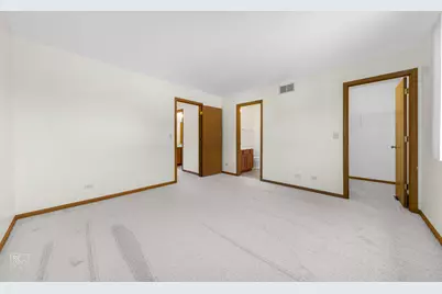 959 Ellsworth Drive, Grayslake, IL 60030 - Photo 8