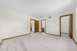 959 Ellsworth Dr, Grayslake, IL 60030 - Photo 8