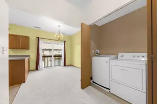 959 Ellsworth Dr, Grayslake, IL 60030 - Photo 4