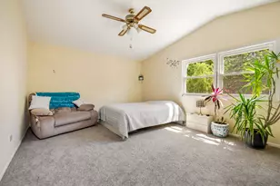 1727 Roosa Ln, Elk Grove Village, IL 60007 - Photo 8