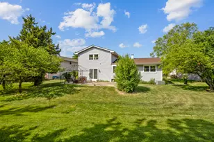 1727 Roosa Ln, Elk Grove Village, IL 60007 - Photo 22