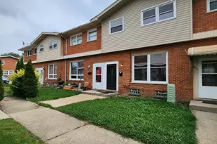 8813 N Grand St, Niles, IL 60714 - Photo 2