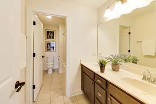 823 Heatherfield Cir, Naperville, IL 60565 - Photo 32