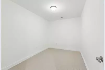 7000 N Kilpatrick Avenue, Lincolnwood, IL 60712 - Photo 48