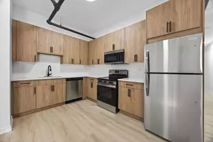 2156 W Arthur Ave, Chicago, IL 60645 - Photo 2