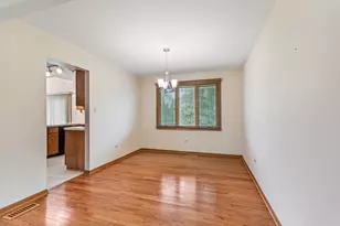 891 Young St, Lemont, IL 60439 - Photo 4