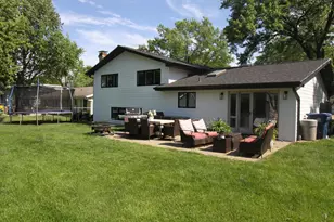 326 Milan Ct, Schaumburg, IL 60193 - Photo 2