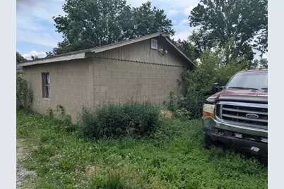 427 N Thompson Street, Carrier Mills, IL 62917 - Photo 4