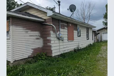427 N Thompson Street, Carrier Mills, IL 62917 - Photo 2