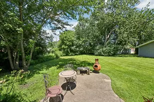 320 Illinois Blvd, Hoffman Estates, IL 60169 - Photo 22