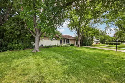 320 Illinois Boulevard, Hoffman Estates, IL 60169 - Photo 2