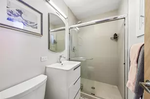 320 Illinois Blvd, Hoffman Estates, IL 60169 - Photo 14