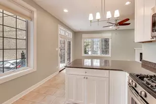 1416 W Farwell Ave, Chicago, IL 60626 - Photo 8