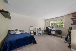 557 Cary Woods Cir, Cary, IL 60013 - Photo 16