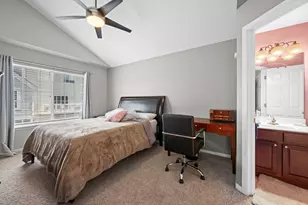 557 Cary Woods Cir, Cary, IL 60013 - Photo 10
