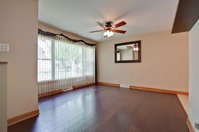 648 N Greenview Avenue, Mundelein, IL 60060 - Photo 4