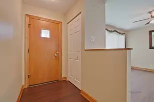 648 N Greenview Ave, Mundelein, IL 60060 - Photo 2