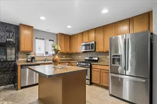 4015 Cypress Dr, Zion, IL 60099 - Photo 8