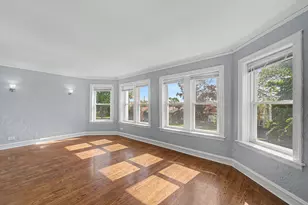 10724 S Ave C, Chicago, IL 60617 - Photo 2