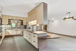4121 Miller Oaks Dr, McHenry, IL 60051 - Photo 8