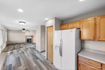 1065 Port Royal Road, Pingree Grove, IL 60140 - Photo 6