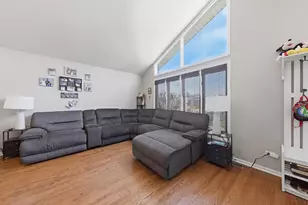7027 W 64th Pl, Chicago, IL 60638 - Photo 4