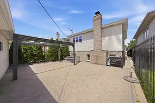 7027 W 64th Pl, Chicago, IL 60638 - Photo 24