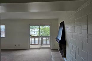 833 Village Quarter Rd, West Dundee, IL 60118 - Photo 2