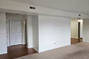 833 Village Quarter Rd, West Dundee, IL 60118 - Photo 6