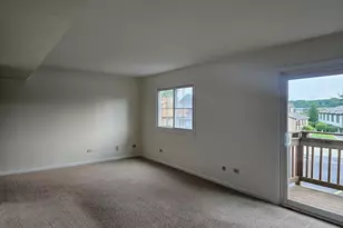 833 Village Quarter Rd, West Dundee, IL 60118 - Photo 4