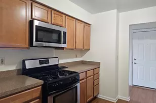 833 Village Quarter Rd, West Dundee, IL 60118 - Photo 12