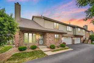 7940 W Tiffany Ct, Palos Hills, IL 60465 - Photo 2